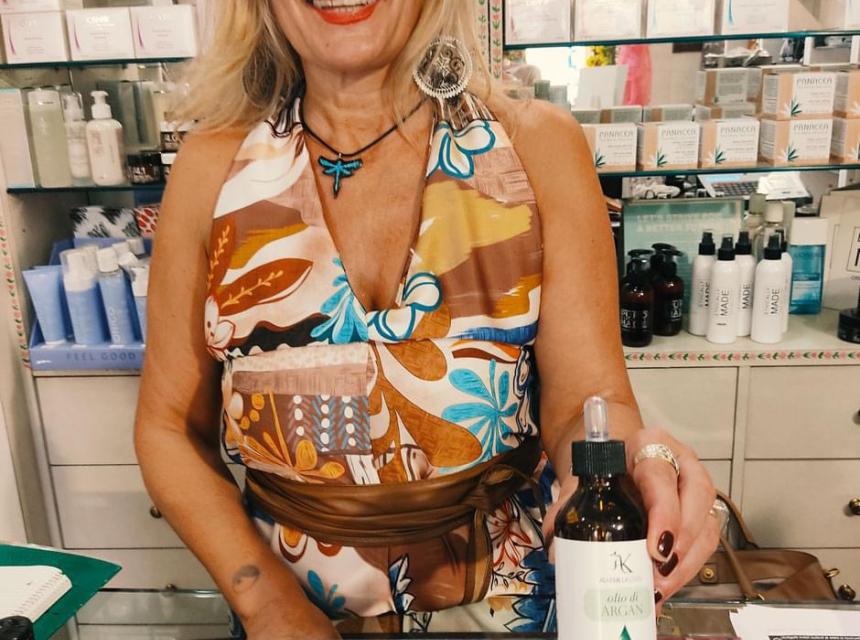 Dopo 25 anni chiude la Profumeria Top Beauty